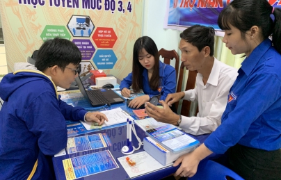 Thứ Bảy tình nguyện: Hỗ trợ nhân dân về thủ tục hành chính tại xã Hòa Khương