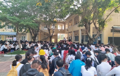 ĐOÀN TRƯỜNG THPT PHẠM PHÚ THỨ TỔ CHỨC TƯ VẤN HƯỚNG NGHIỆP - TUYỂN SINH CHO ĐOÀN VIÊN HỌC SINH LỚP 12