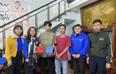 THĂM, ĐỘNG VIÊN, TẶNG QUÀ 02 CẶP THANH NIÊN LÀ ANH EM TRONG MỘT NHÀ LÊN ĐƯỜNG NHẬP NGŨ NĂM 2023