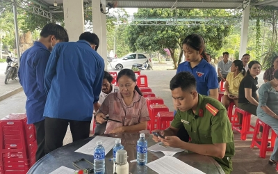 ĐOÀN XÃ HÒA NINH HƯỚNG DẪN NGƯỜI DÂN CÀI ĐẶT ỨNG DỤNG VNEID VÀ ĐĂNG KÝ TÀI KHOẢN ĐỊNH DANH