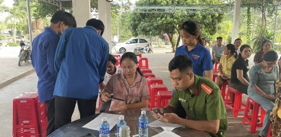 ĐOÀN XÃ HÒA NINH HƯỚNG DẪN NGƯỜI DÂN CÀI ĐẶT ỨNG DỤNG VNEID VÀ ĐĂNG KÝ TÀI KHOẢN ĐỊNH DANH