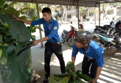 Dọn vệ sinh trường học