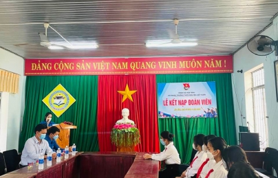 HÒA NINH: TỔ CHỨC LỄ KẾT NẠP ĐOÀN VIÊN MỚI NĂM 2022