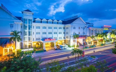 NHÂN VIÊN PHỤC VỤ NHÀ HÀNG