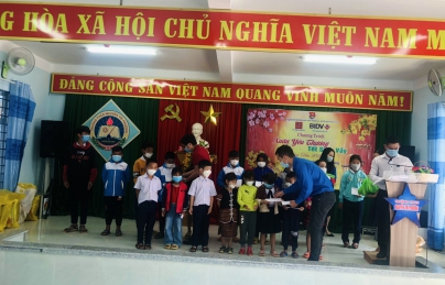 XUÂN YÊU THƯƠNG - TẾT SUM VẦY